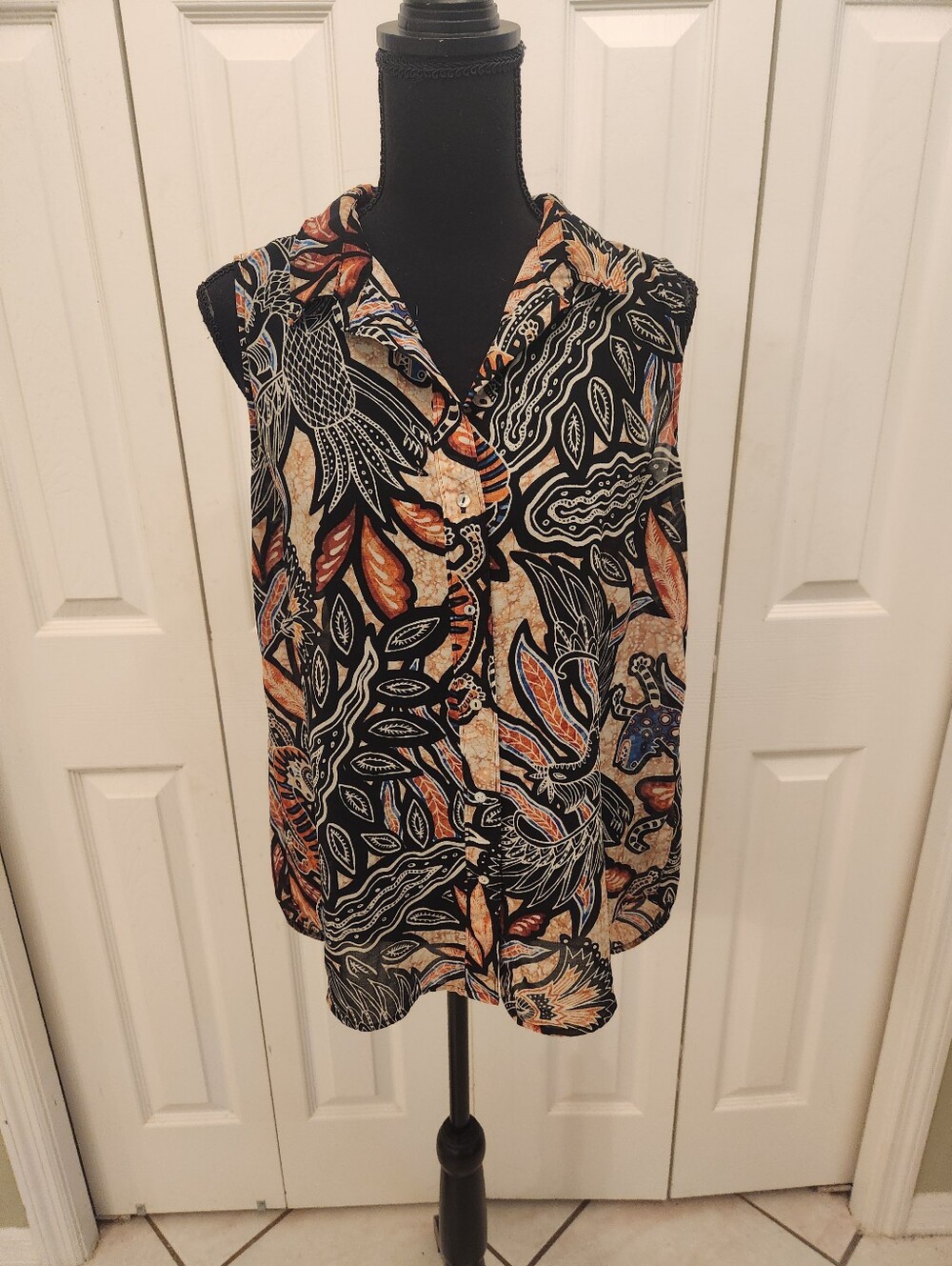 H&H Vibrant Sleeveless Floral Print Button-Front Top - Black & Tan